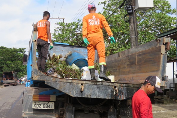 Prefeitura de Laranjal do Jari vem prestando diversos serviços durante as cheia do rio Jari.